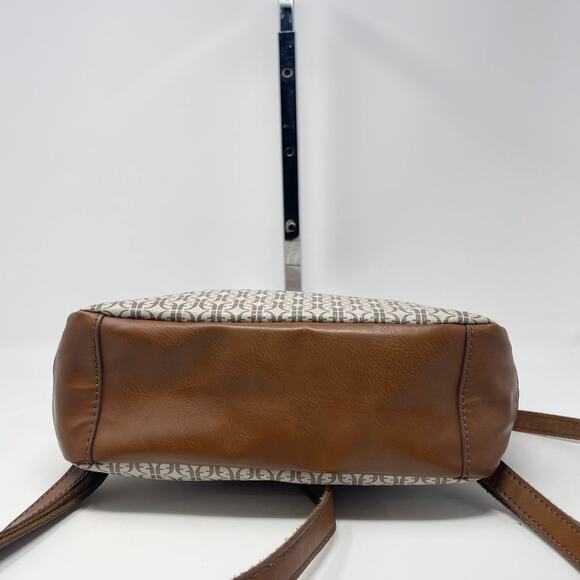 Fossil Claire Cream Signature Flap Backpack Tan Trim Faux Leather - Picture 5 of 11